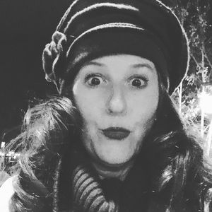 Meet your Posher, Suzette